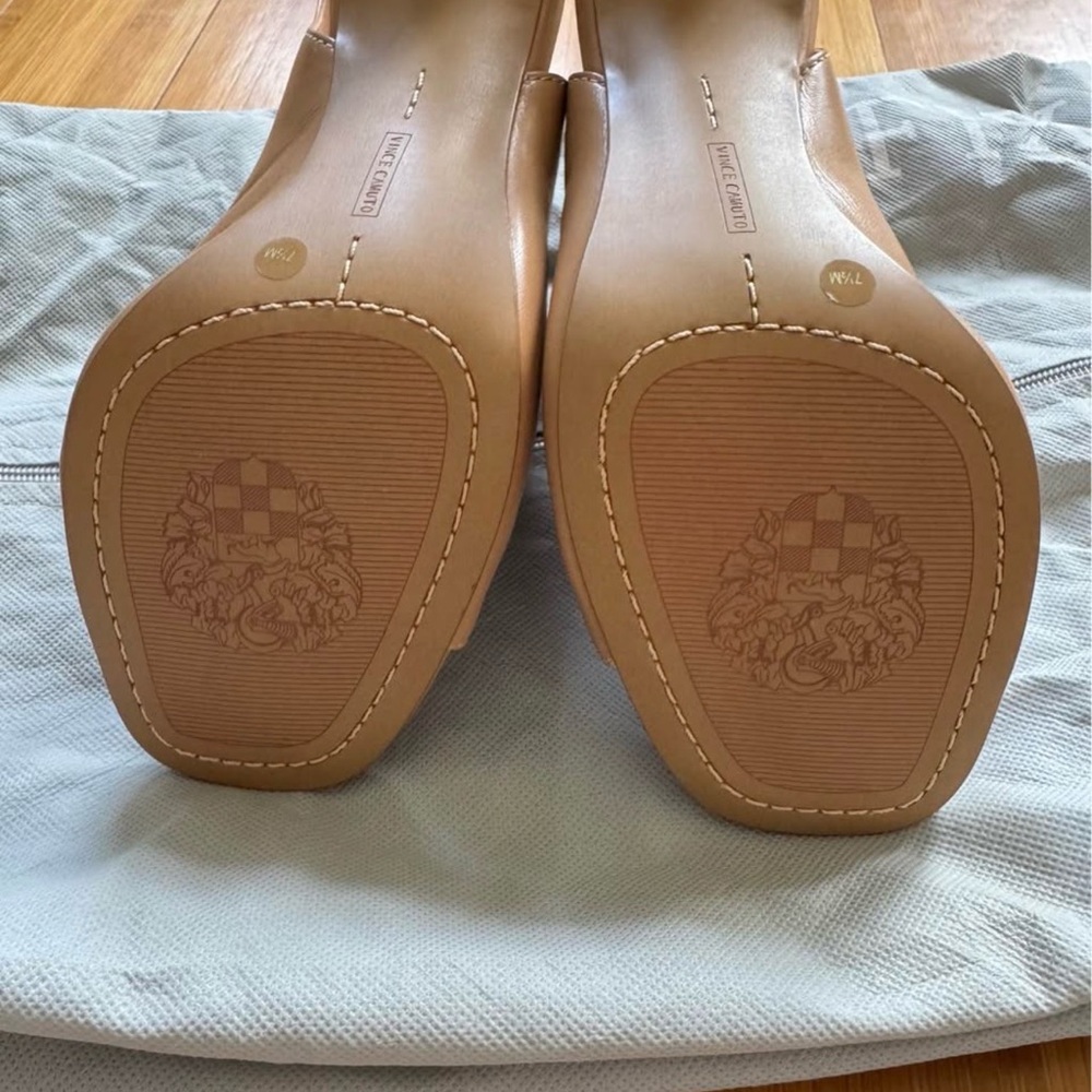 Vince Camuto “Anglessi” Heels (Tan)